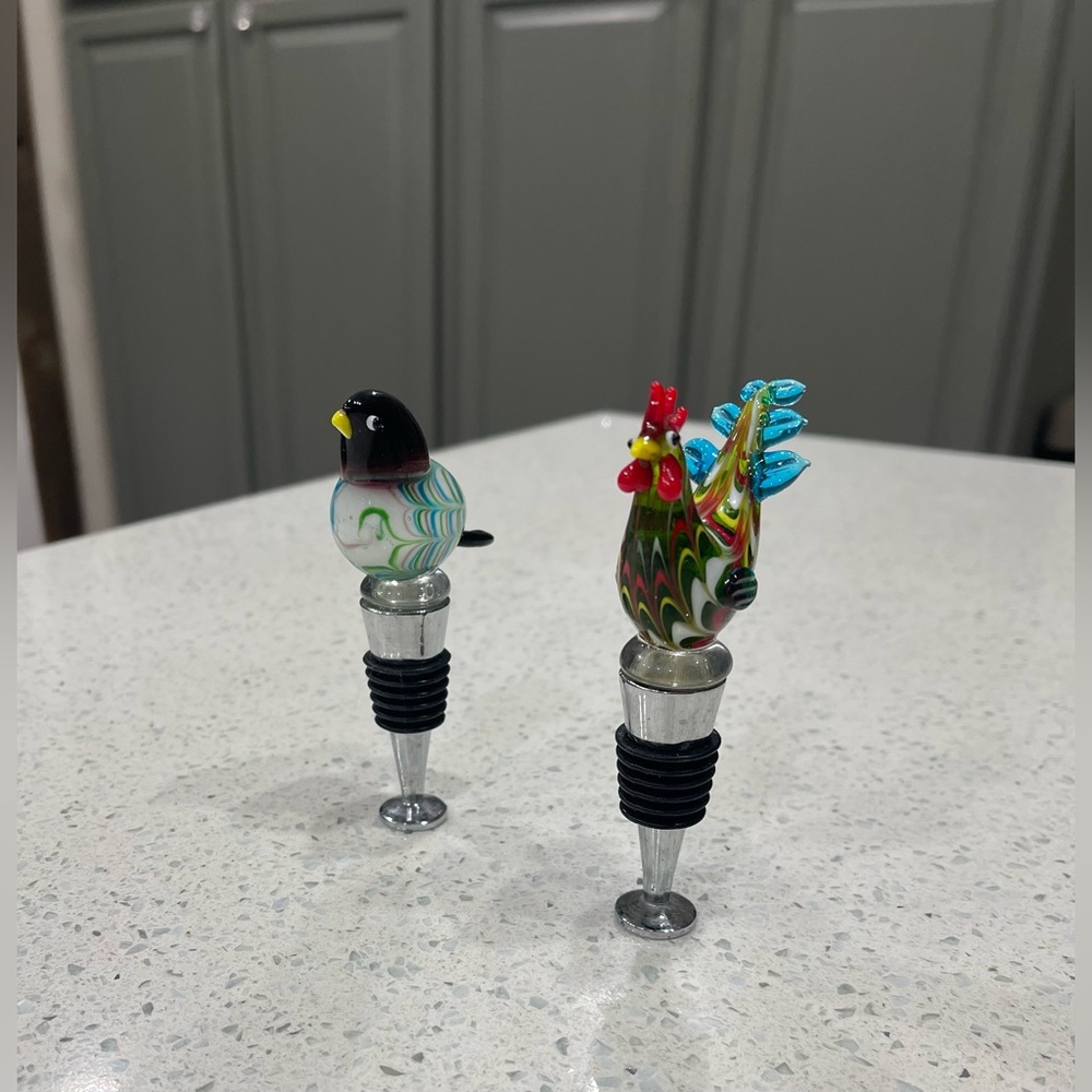 (2) Glass Wine stop birds